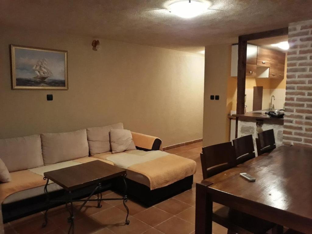 Рисан: Apartments Lanmari