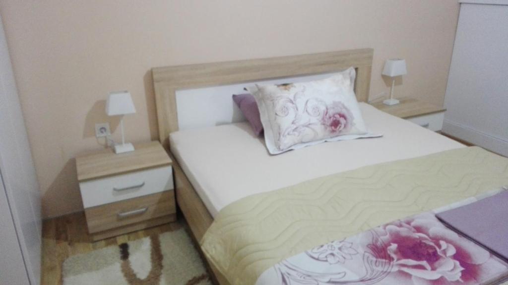 Цетине: Apartment Dadi