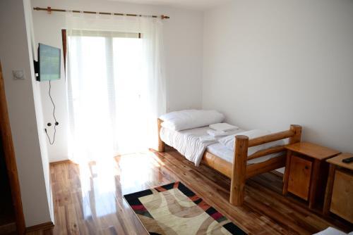 Плевля: Motel Nacionalni Restoran Ognjiste