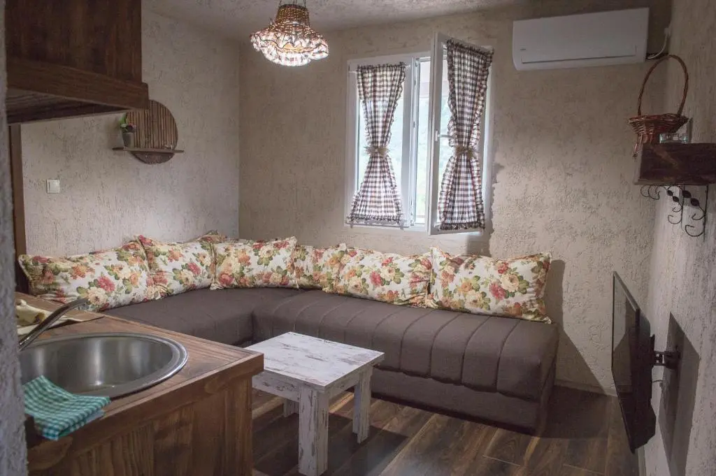 Вирпазар: Apartments Djurovic
