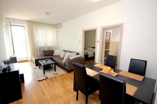 Петровац: Apartments Drašković Mirišta