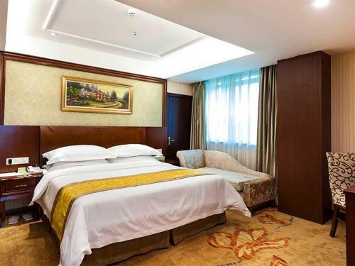 Нанкин: Vienna Hotel Nanjing Longjiang