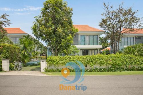 Luxury Beach View Villa — фото 1