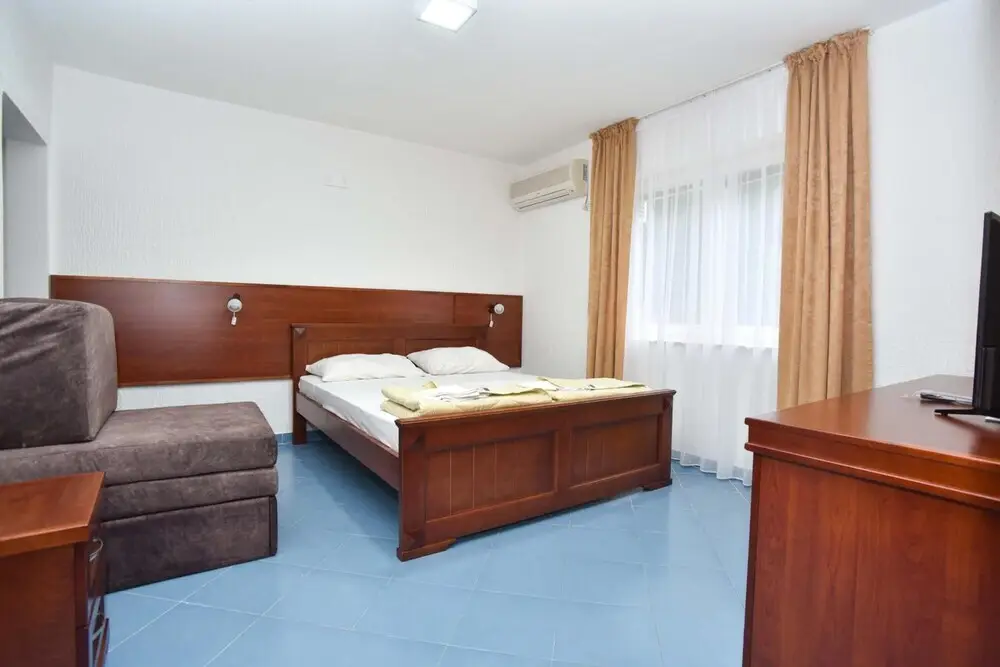 Чань: Hotel Galeb