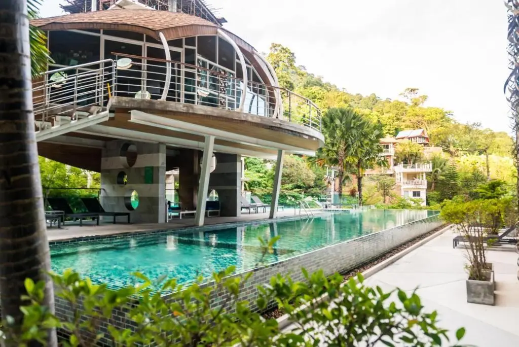 Кату: Emerald Terrace Apartments by Lofty
