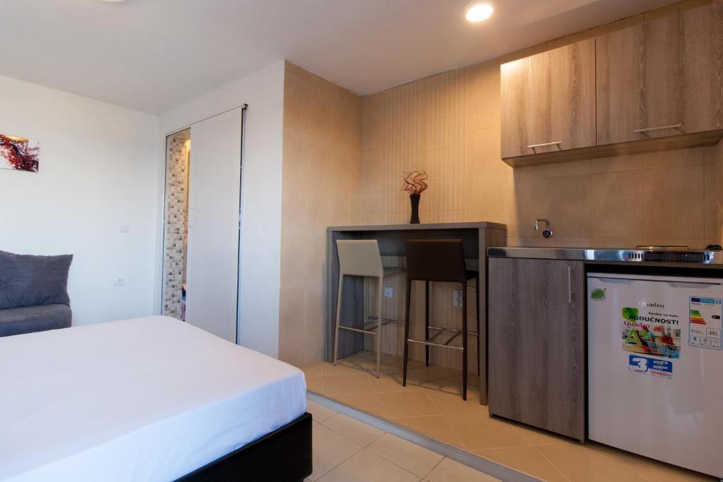 Ульцинь: Apartments Feniks