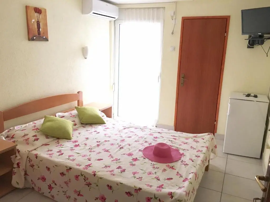 Сутоморе: Apartments Villa Dadora