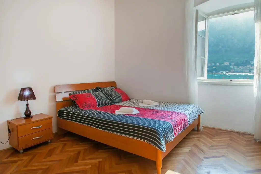 Доброта: Montenegro Hostel 4U Party