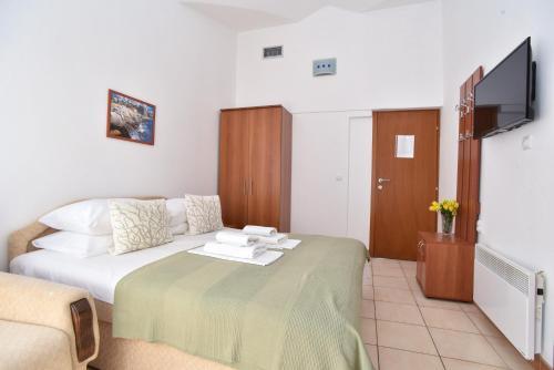 Будва: Apartments & Rooms Nikolic