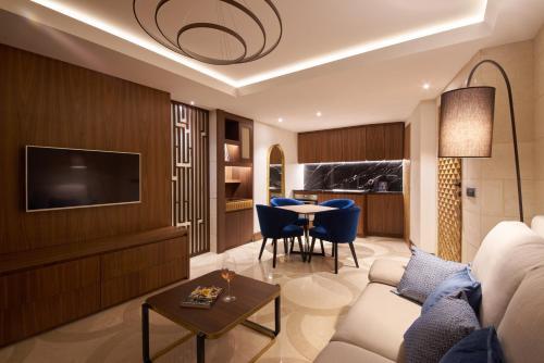 Доброта: Corso Levante Luxury Suites Dobrota