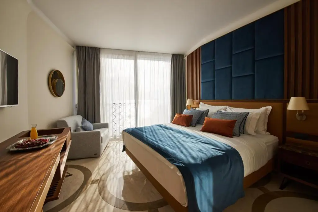 Доброта: Corso Levante Luxury Suites Dobrota