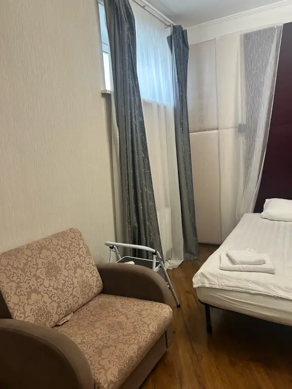 Санкт-Петербург: Меблированные комнаты  5 Rooms Apartment Nika Nevsky 88