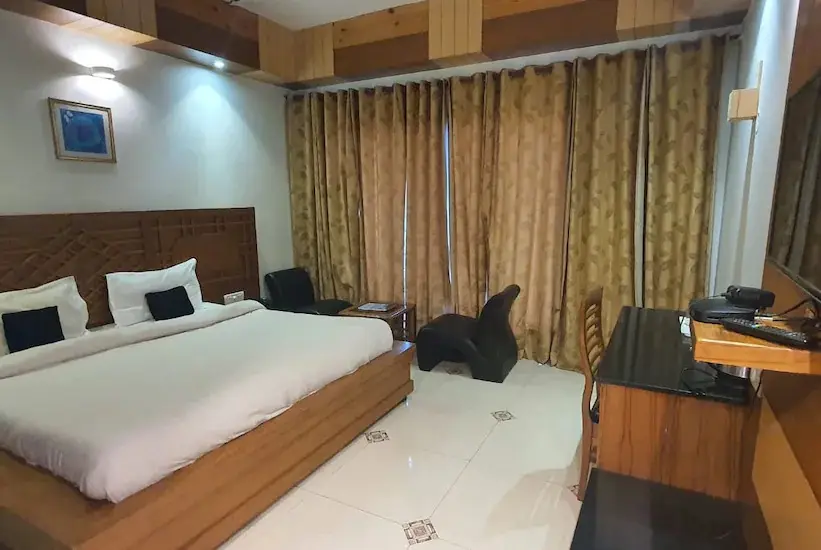 Казаули: Hotel Shivalik