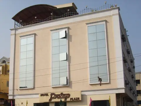 Hotel Pratap Plaza — фото 1