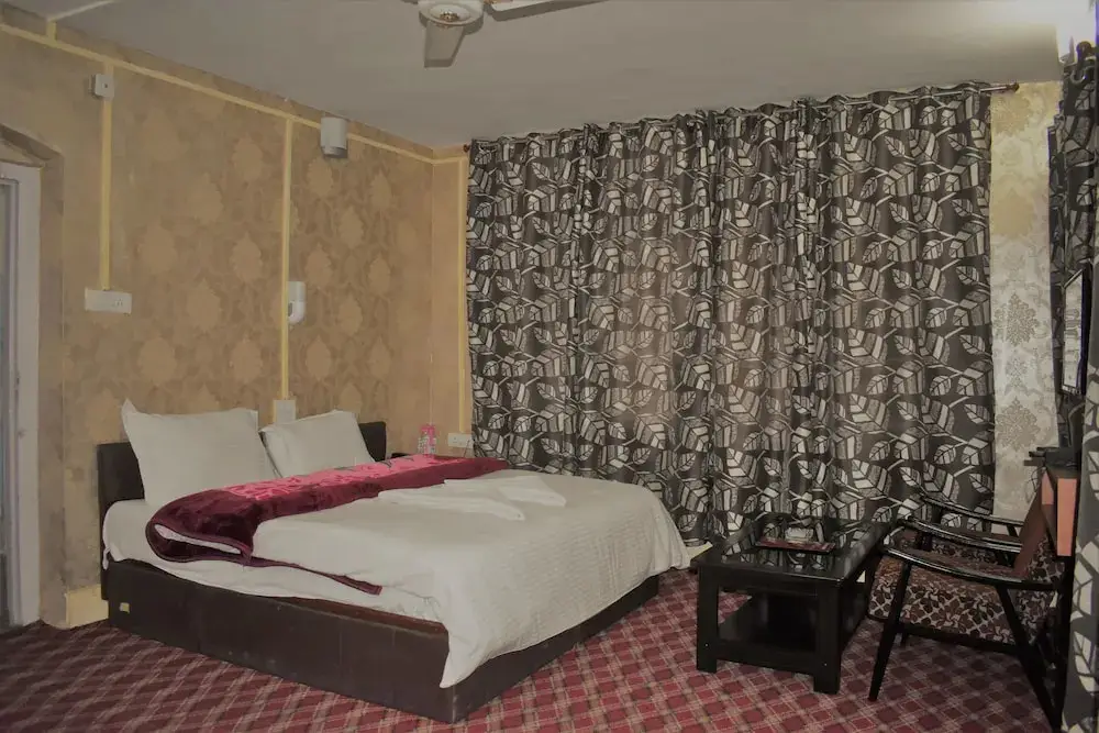 Шринагар: Hotel Grand Boulevard