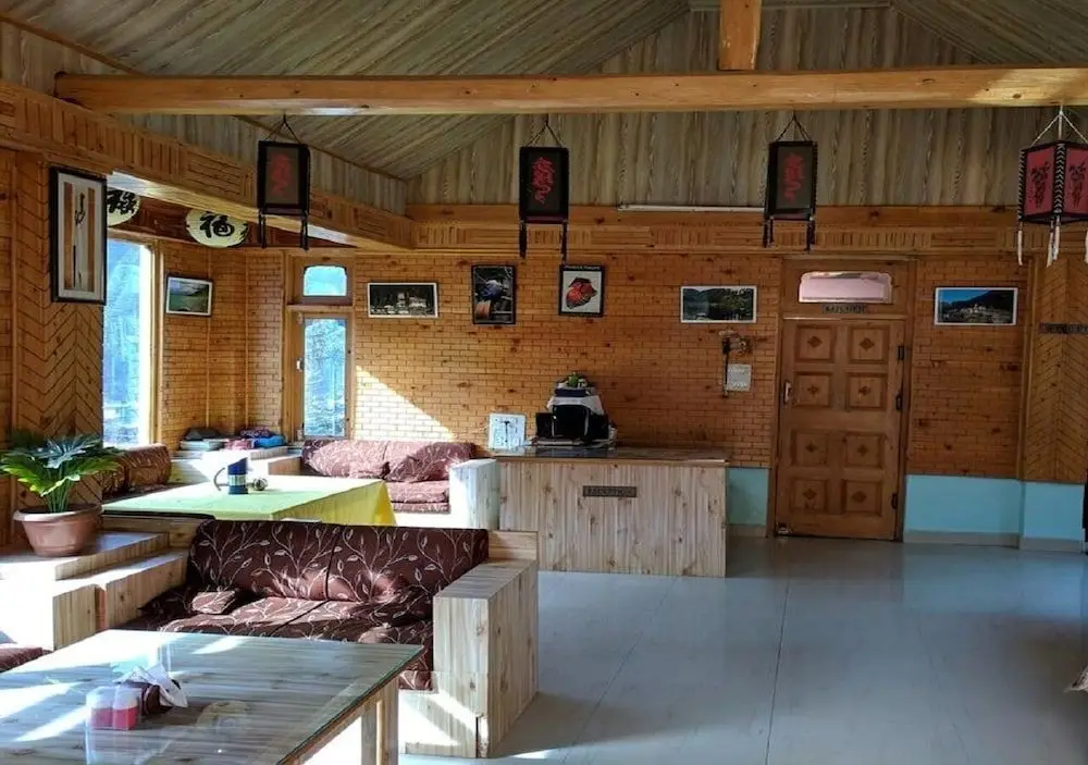 Банджар: Dev Conifers Cafe and Cottages