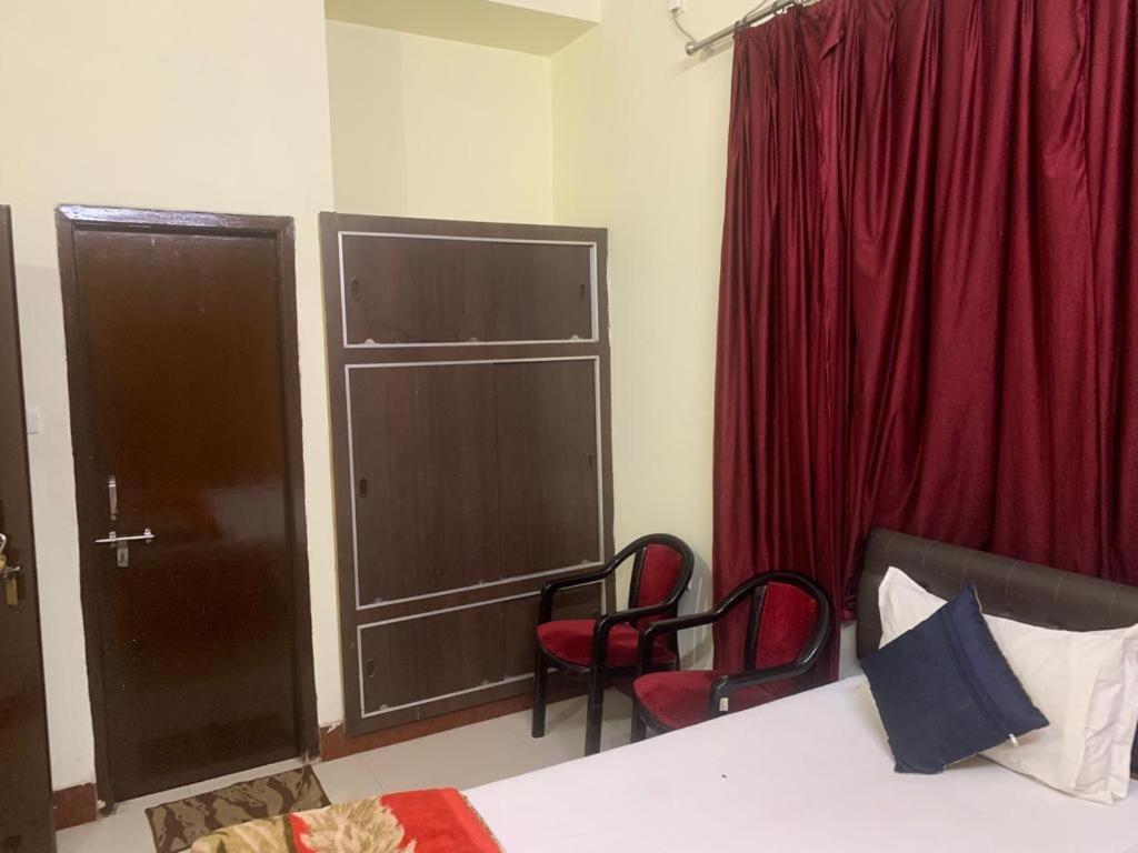 Варанаси: Narendra Guest House