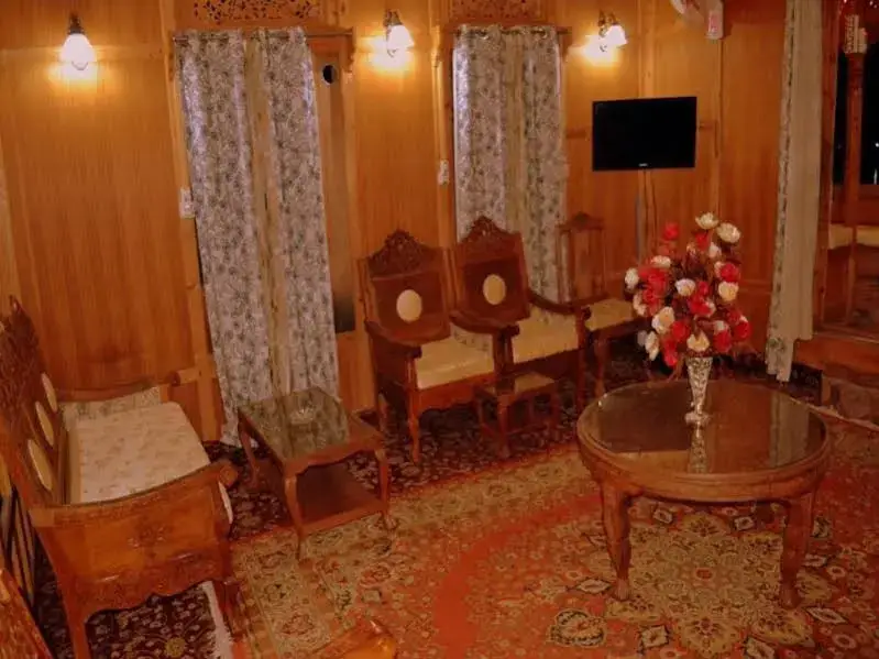 Шринагар: Goonapalace Group of Houseboats