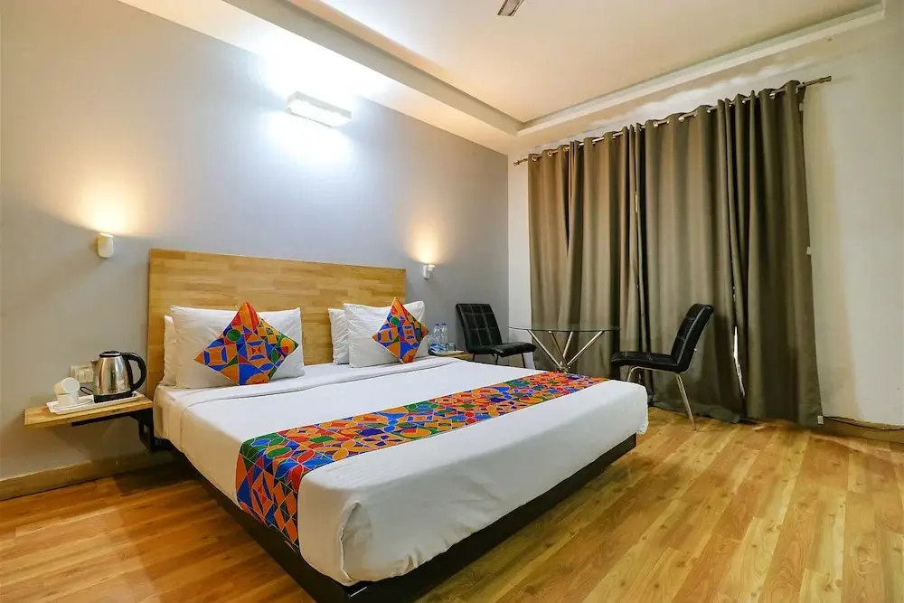 Нью-Дели: FabHotel Majestic JPM