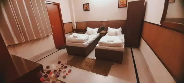 Большая Нойда: Bhambri 's House