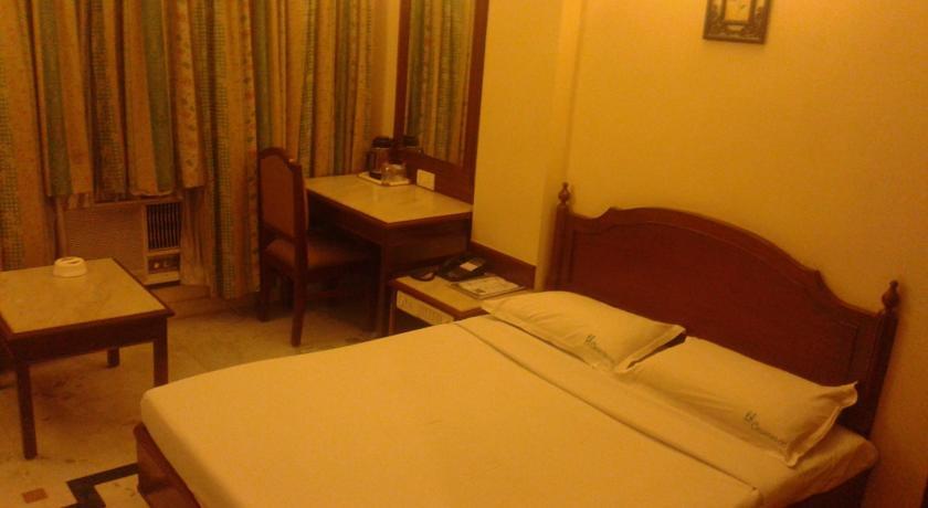 Веллор: Hotel Aavanaa Inn
