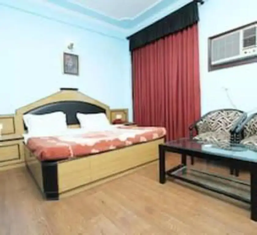 Катра: Hotel Kashmir Residency