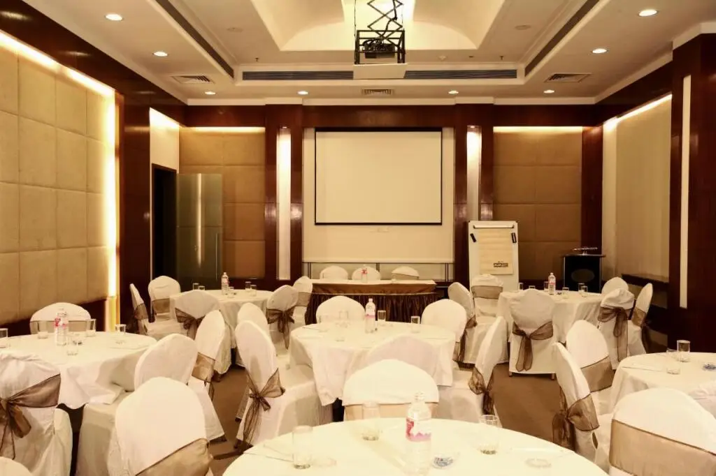 DLF Club 3 — фото 1