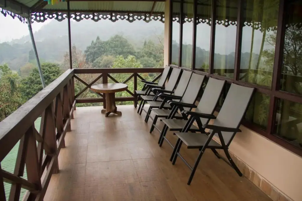 Пеллинг: The Barfung Retreat