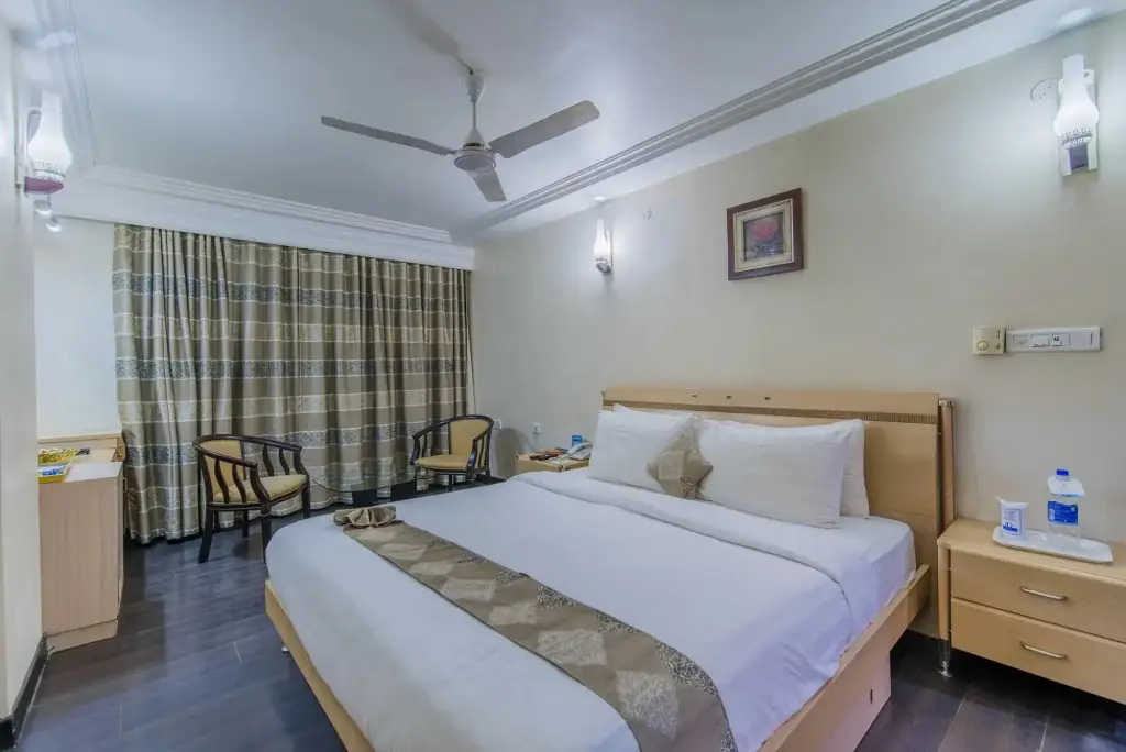 Дург: Hotel Grand Dhillon