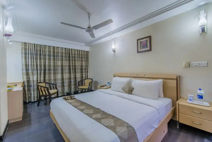 Дург: Hotel Grand Dhillon