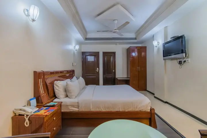 Дург: Hotel Grand Dhillon