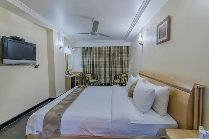 Дург: Hotel Grand Dhillon