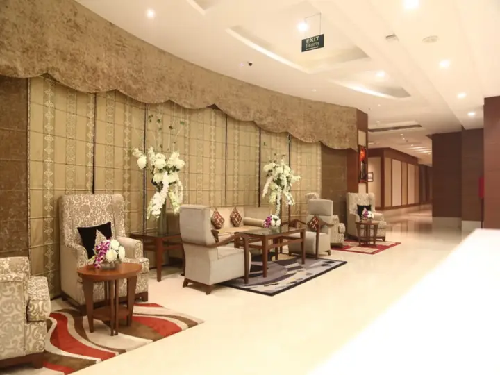 Нью-Дели: The Nikunj Hotel