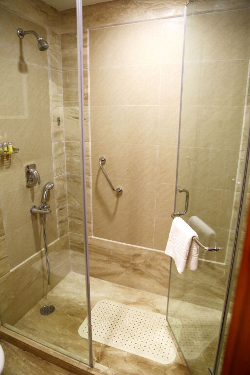 Нью-Дели: The Nikunj Hotel