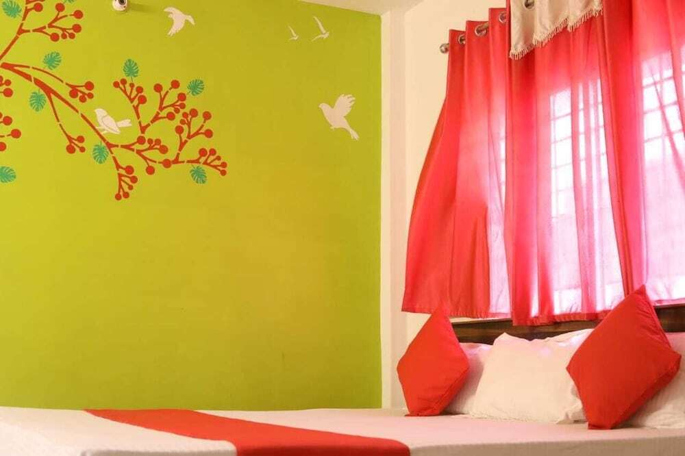 Силигури: Hotel Holydon