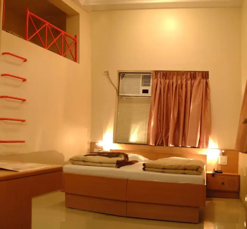 Киим: Hotel Ravi Kiran