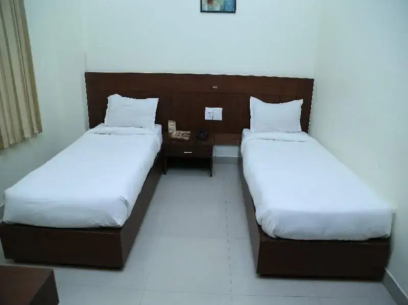 Bilaspur: Hotel The Emerald