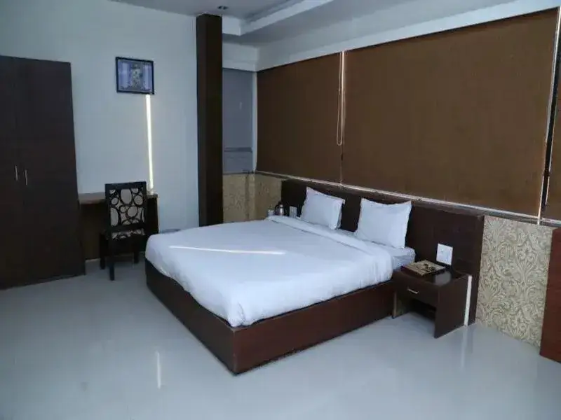 Bilaspur: Hotel The Emerald