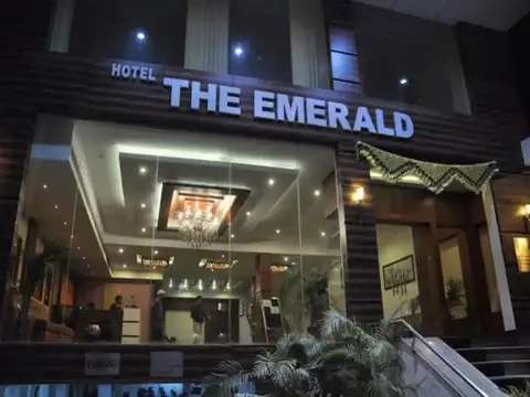 Hotel The Emerald — фото 1