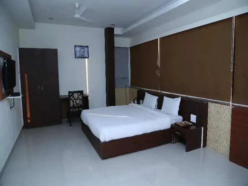Bilaspur: Hotel The Emerald