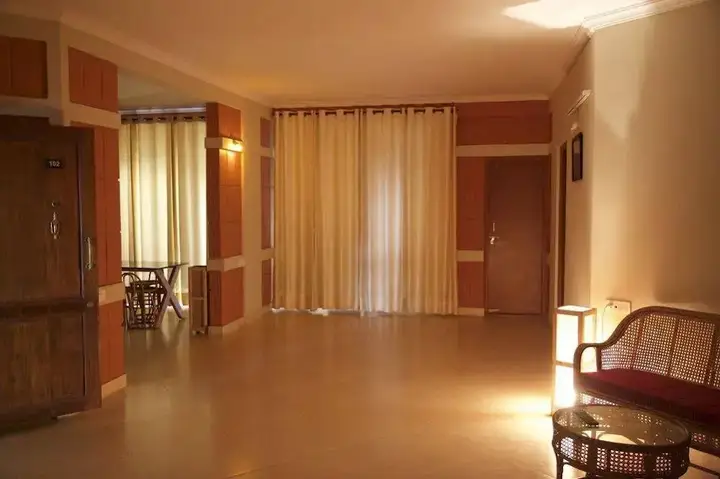 Мумбаи: FabHotel Adore Palace