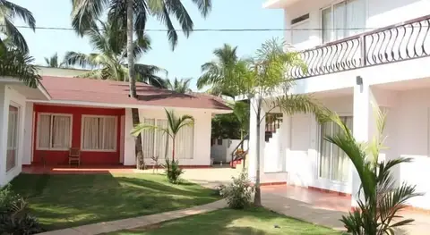 Paparazzi Resort — фото 1