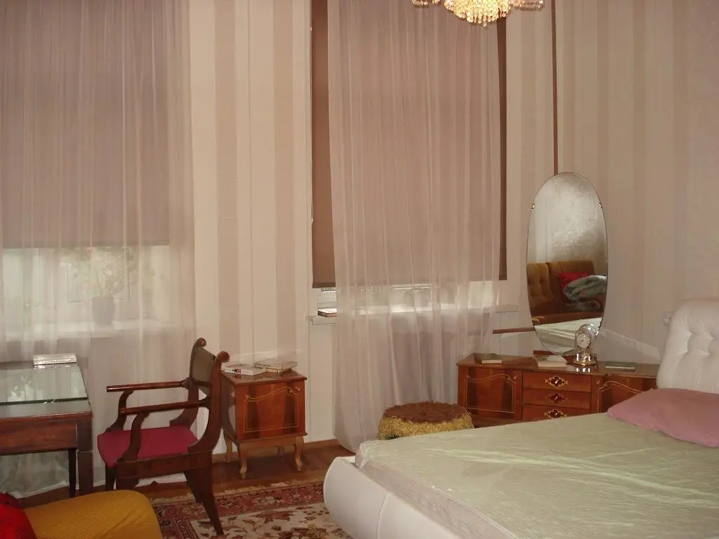 Санкт-Петербург: Teatralnaya Ploshchad 12