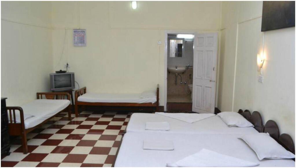 Мумбаи: Bentleys Hotel Colaba