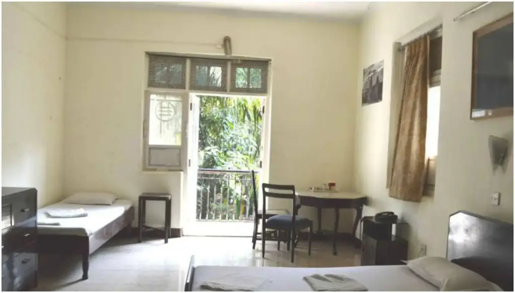 Мумбаи: Bentleys Hotel Colaba