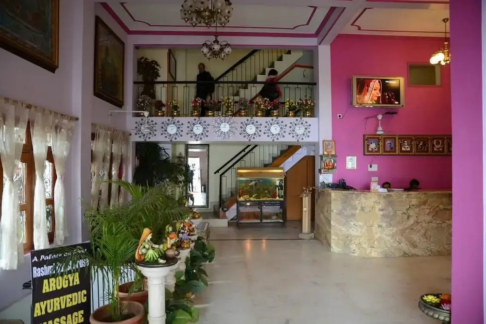 Варанаси: A Palace on River - Rashmi guest House