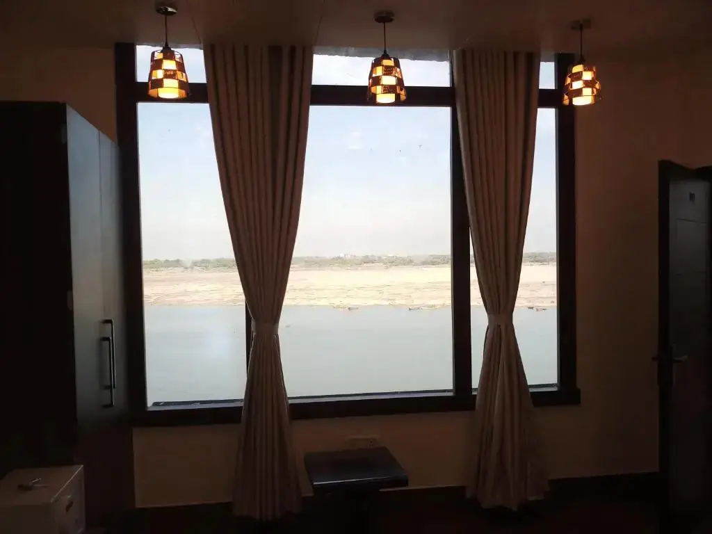 Варанаси: A Palace on River - Rashmi guest House