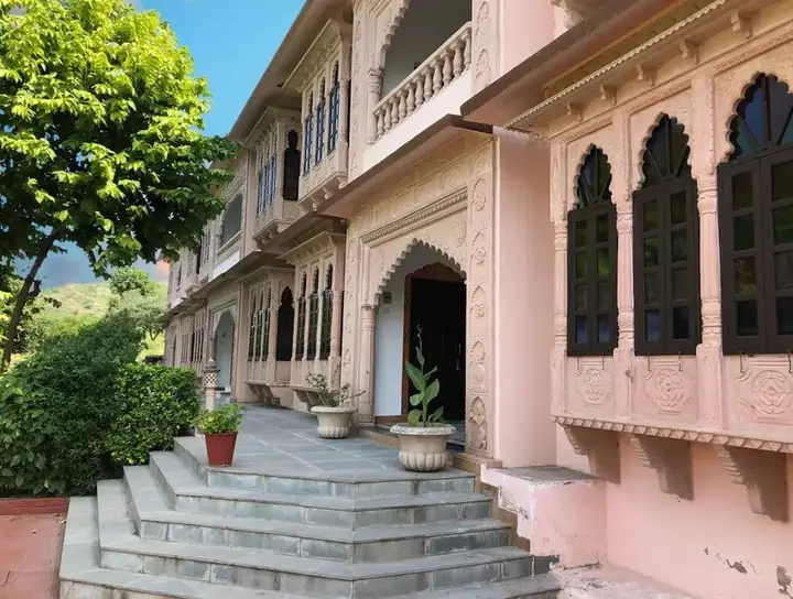 Садри: Ranakpur Hill Resort