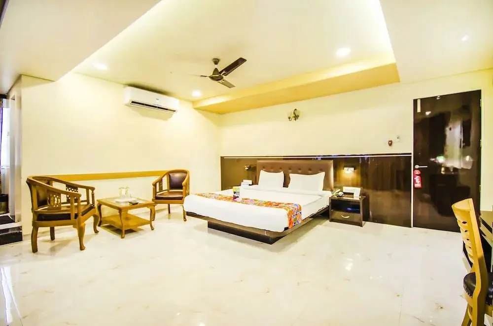Пимпри-Чинчвад: FabHotel Gharonda Residency MIDC