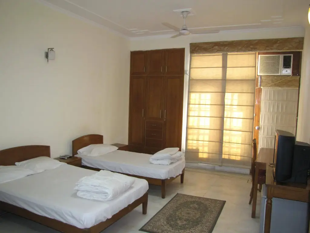 Большая Нойда: Absolute Guest House